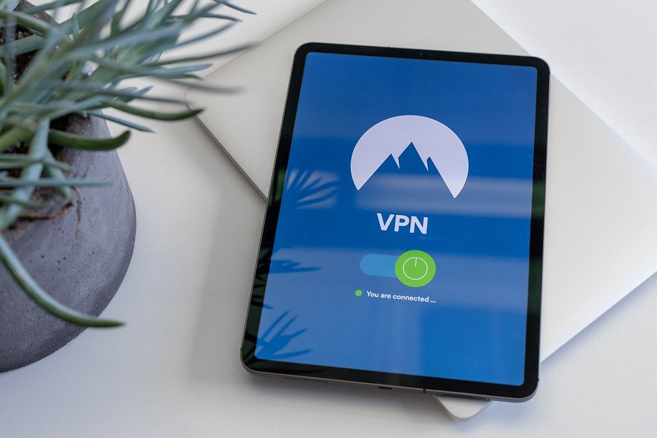 چه زمانی vpn و smart dns اهمیت پیدا می کنند؟